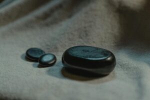 Massagem com Pedras Vulcânicas